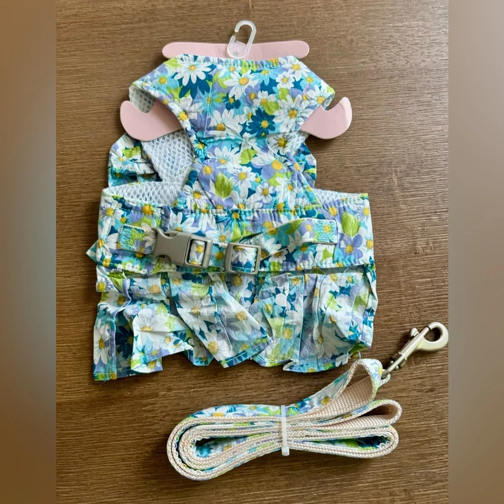 NWT Zichen Dress for Pet White Blue Purple Green with Leash